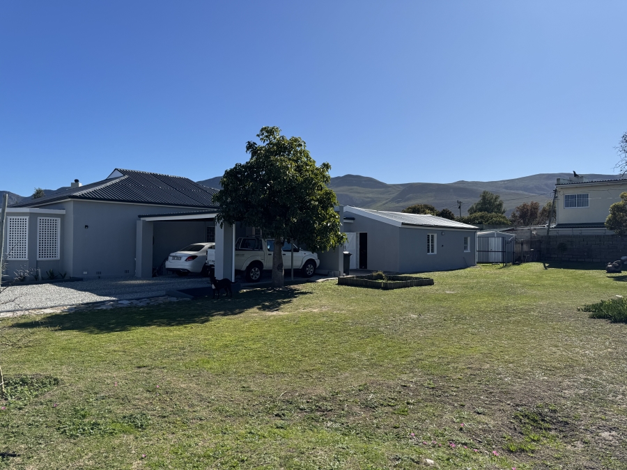 3 Bedroom Property for Sale in Sandbaai Western Cape